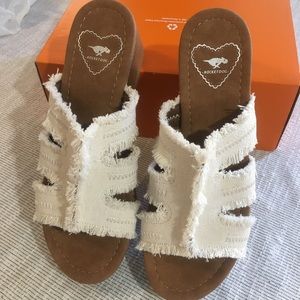 Rocket Dog Women’s Sandals. NWT